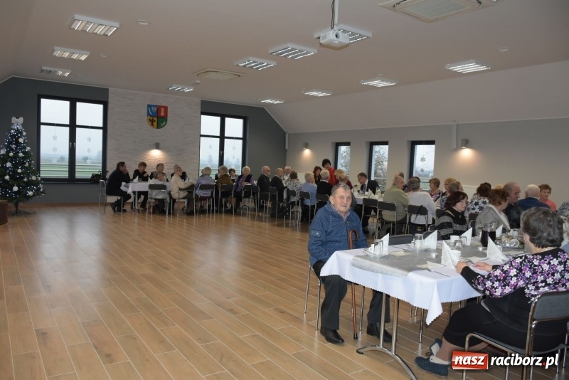 Zdjęcie w galerii na portalu naszraciborz.pl: Gdy pierwsza gwiazdka na niebie zabłyśnie...  wiadomości z regionu