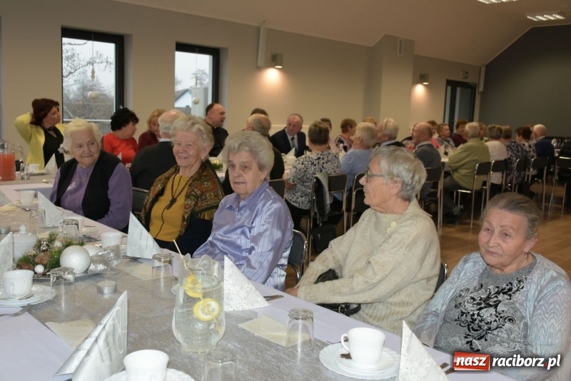 Zdjęcie w galerii na portalu naszraciborz.pl: Gdy pierwsza gwiazdka na niebie zabłyśnie...  wiadomości z regionu