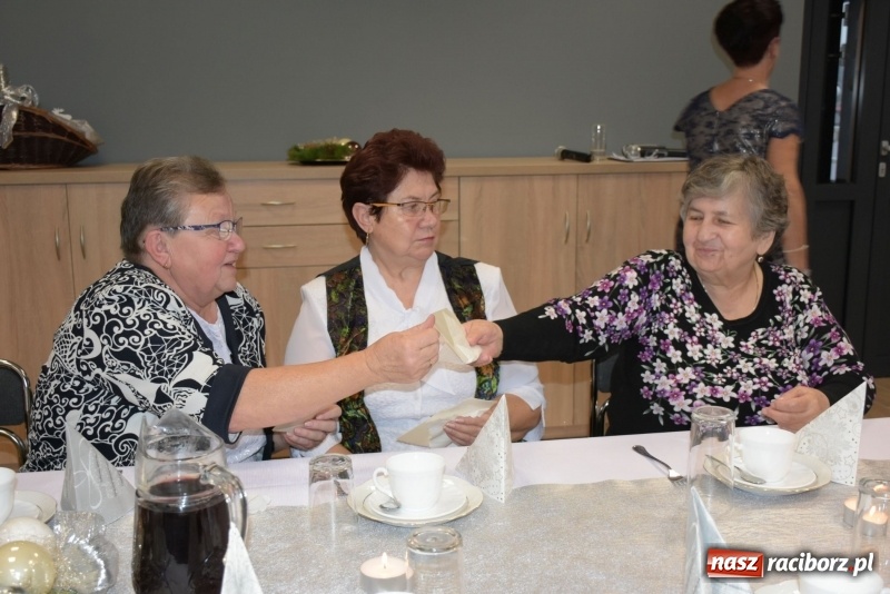 Zdjęcie w galerii na portalu naszraciborz.pl: Gdy pierwsza gwiazdka na niebie zabłyśnie...  wiadomości z regionu