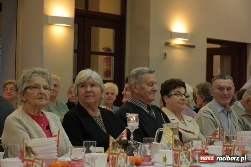 Zdjęcie w galerii na portalu naszraciborz.pl: Gdy pierwsza gwiazdka na niebie zabłyśnie...  wiadomości z regionu