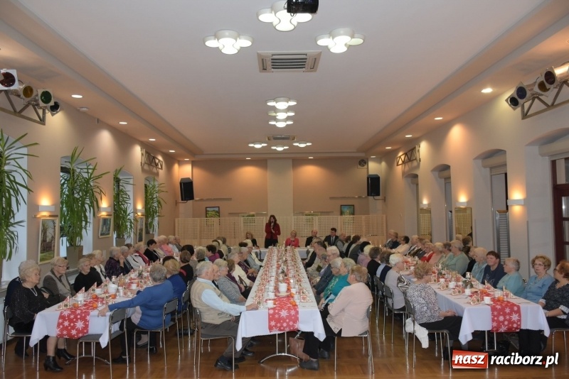 Zdjęcie w galerii na portalu naszraciborz.pl: Gdy pierwsza gwiazdka na niebie zabłyśnie...  wiadomości z regionu