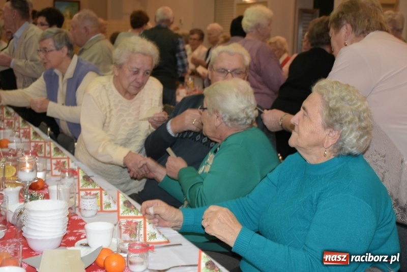 Zdjęcie w galerii na portalu naszraciborz.pl: Gdy pierwsza gwiazdka na niebie zabłyśnie...  wiadomości z regionu