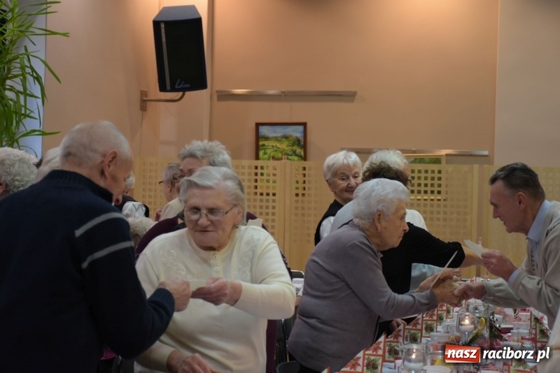 Zdjęcie w galerii na portalu naszraciborz.pl: Gdy pierwsza gwiazdka na niebie zabłyśnie...  wiadomości z regionu