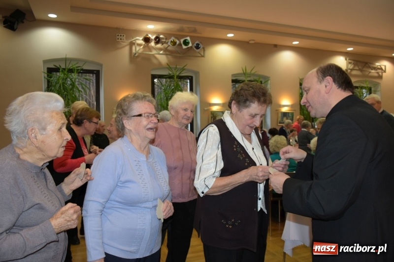 Zdjęcie w galerii na portalu naszraciborz.pl: Gdy pierwsza gwiazdka na niebie zabłyśnie...  wiadomości z regionu