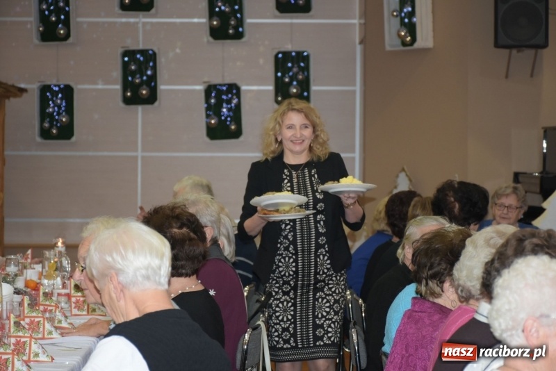 Zdjęcie w galerii na portalu naszraciborz.pl: Gdy pierwsza gwiazdka na niebie zabłyśnie...  wiadomości z regionu