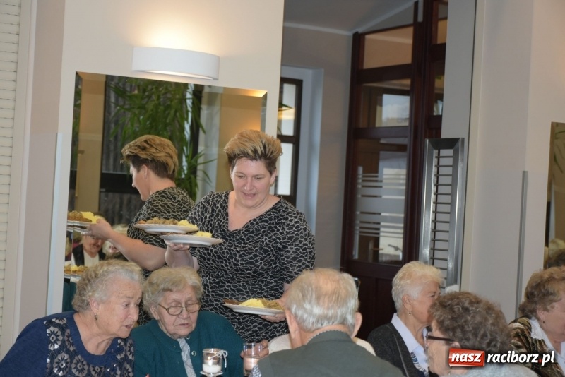 Zdjęcie w galerii na portalu naszraciborz.pl: Gdy pierwsza gwiazdka na niebie zabłyśnie...  wiadomości z regionu