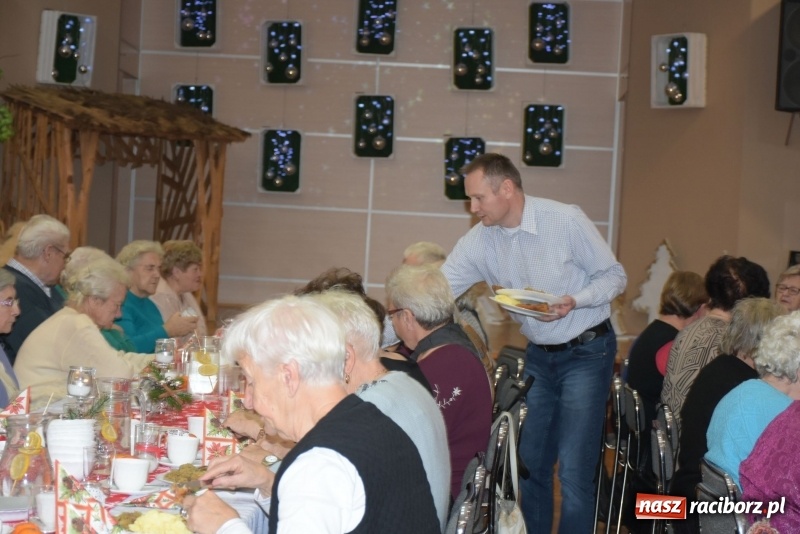 Zdjęcie w galerii na portalu naszraciborz.pl: Gdy pierwsza gwiazdka na niebie zabłyśnie...  wiadomości z regionu
