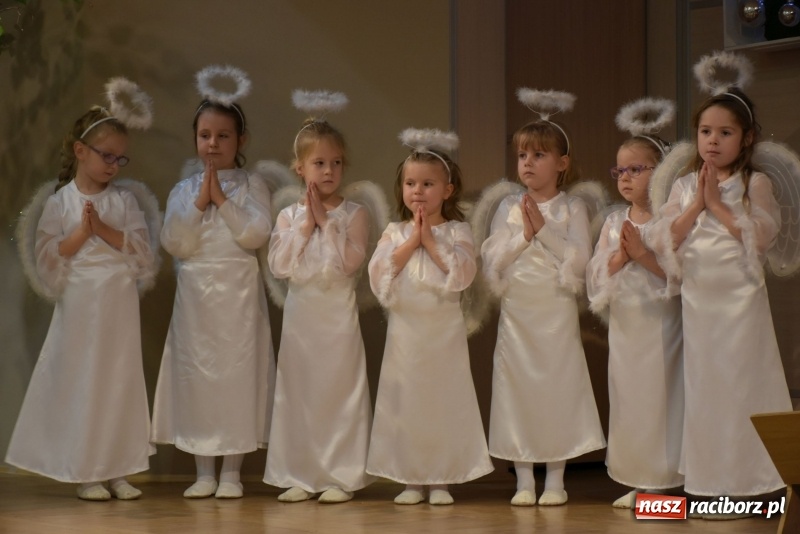 Zdjęcie w galerii na portalu naszraciborz.pl: Gdy pierwsza gwiazdka na niebie zabłyśnie...  wiadomości z regionu