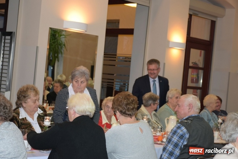 Zdjęcie w galerii na portalu naszraciborz.pl: Gdy pierwsza gwiazdka na niebie zabłyśnie...  wiadomości z regionu