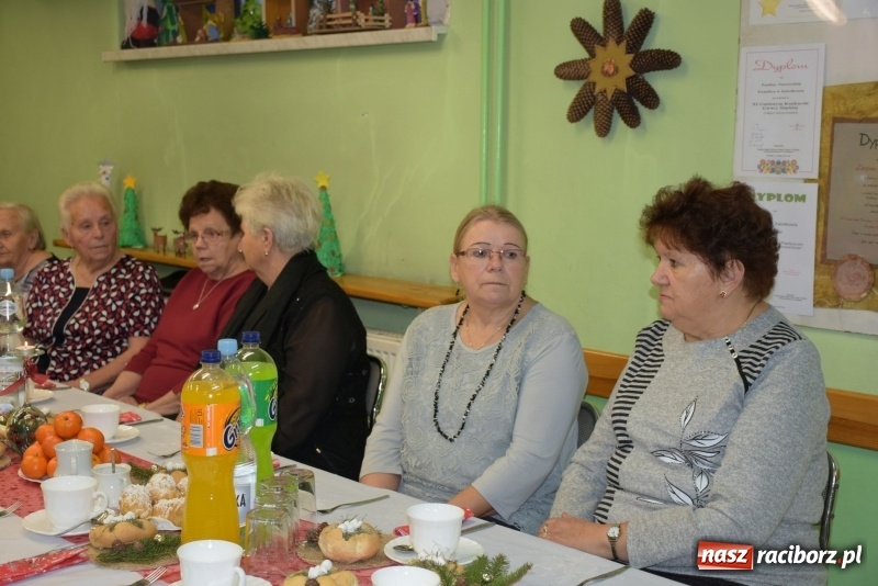 Zdjęcie w galerii na portalu naszraciborz.pl: Gdy pierwsza gwiazdka na niebie zabłyśnie...  wiadomości z regionu