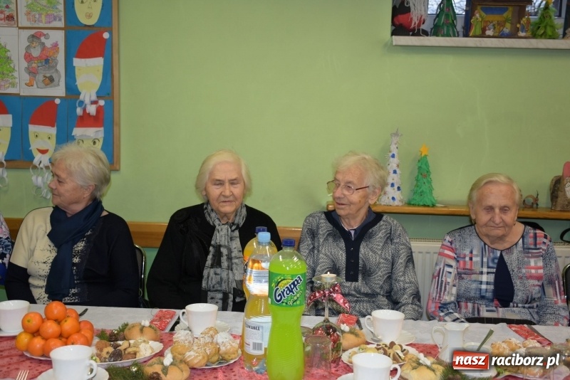 Zdjęcie w galerii na portalu naszraciborz.pl: Gdy pierwsza gwiazdka na niebie zabłyśnie...  wiadomości z regionu