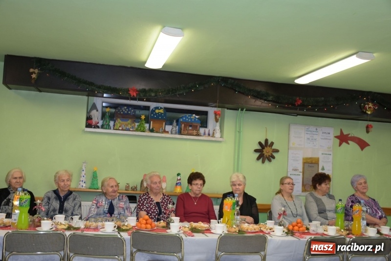 Zdjęcie w galerii na portalu naszraciborz.pl: Gdy pierwsza gwiazdka na niebie zabłyśnie...  wiadomości z regionu