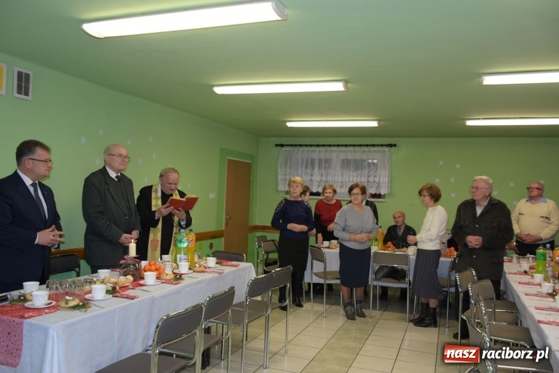 Zdjęcie w galerii na portalu naszraciborz.pl: Gdy pierwsza gwiazdka na niebie zabłyśnie...  wiadomości z regionu