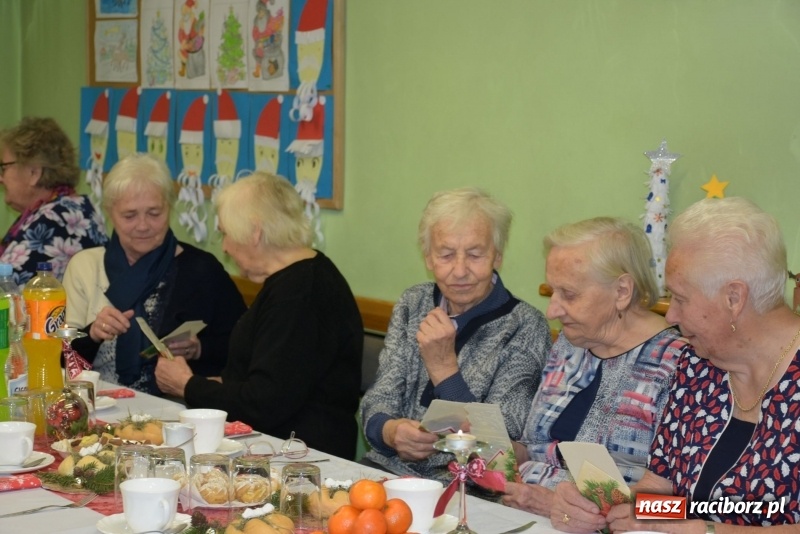 Zdjęcie w galerii na portalu naszraciborz.pl: Gdy pierwsza gwiazdka na niebie zabłyśnie...  wiadomości z regionu