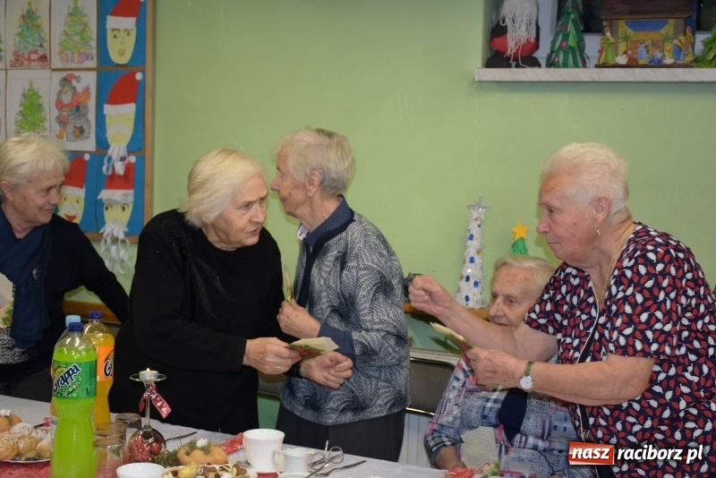 Zdjęcie w galerii na portalu naszraciborz.pl: Gdy pierwsza gwiazdka na niebie zabłyśnie...  wiadomości z regionu