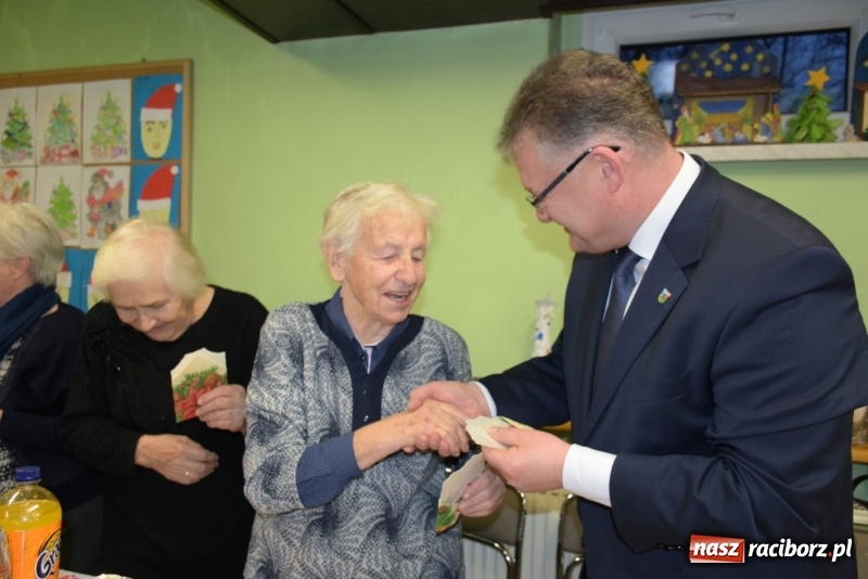 Zdjęcie w galerii na portalu naszraciborz.pl: Gdy pierwsza gwiazdka na niebie zabłyśnie...  wiadomości z regionu