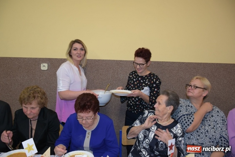 Zdjęcie w galerii na portalu naszraciborz.pl: Gdy pierwsza gwiazdka na niebie zabłyśnie...  wiadomości z regionu