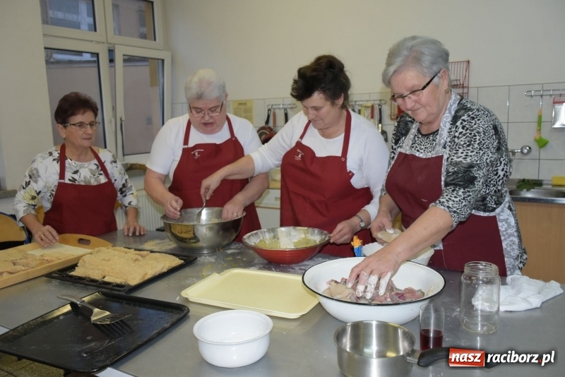 Zdjęcie w galerii na portalu naszraciborz.pl: Gdy pierwsza gwiazdka na niebie zabłyśnie...  wiadomości z regionu