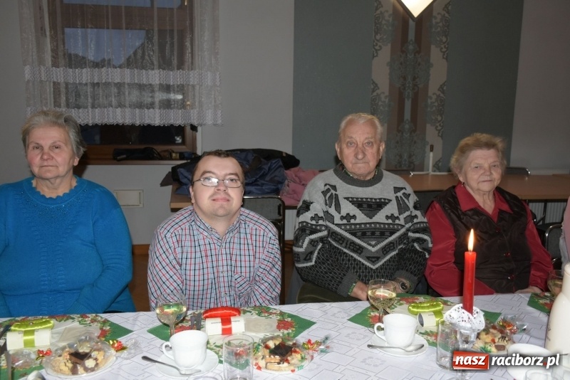 Zdjęcie w galerii na portalu naszraciborz.pl: Gdy pierwsza gwiazdka na niebie zabłyśnie...  wiadomości z regionu