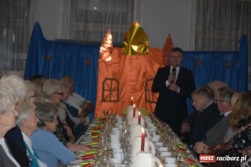 Zdjęcie w galerii na portalu naszraciborz.pl: Gdy pierwsza gwiazdka na niebie zabłyśnie...  wiadomości z regionu