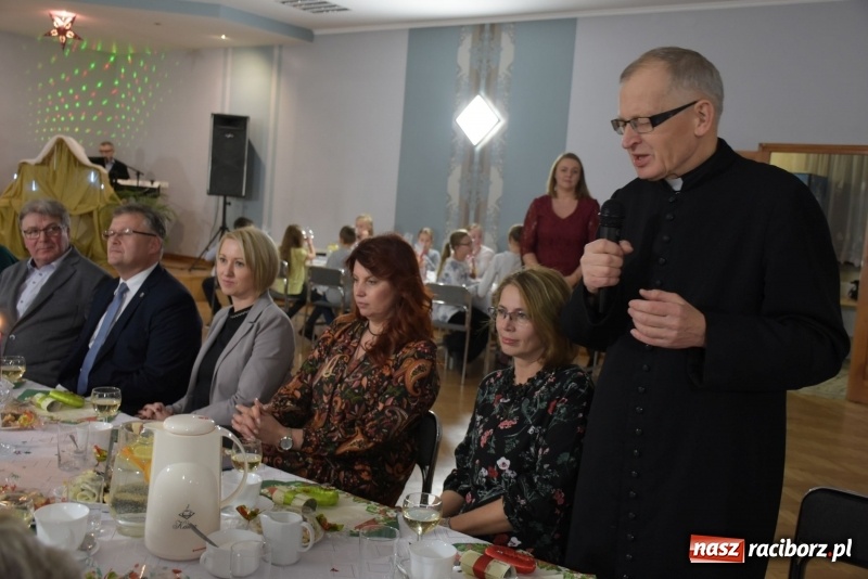 Zdjęcie w galerii na portalu naszraciborz.pl: Gdy pierwsza gwiazdka na niebie zabłyśnie...  wiadomości z regionu