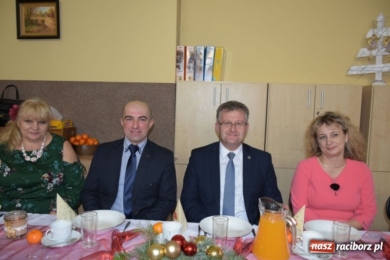 Zdjęcie w galerii na portalu naszraciborz.pl: Gdy pierwsza gwiazdka na niebie zabłyśnie...  wiadomości z regionu