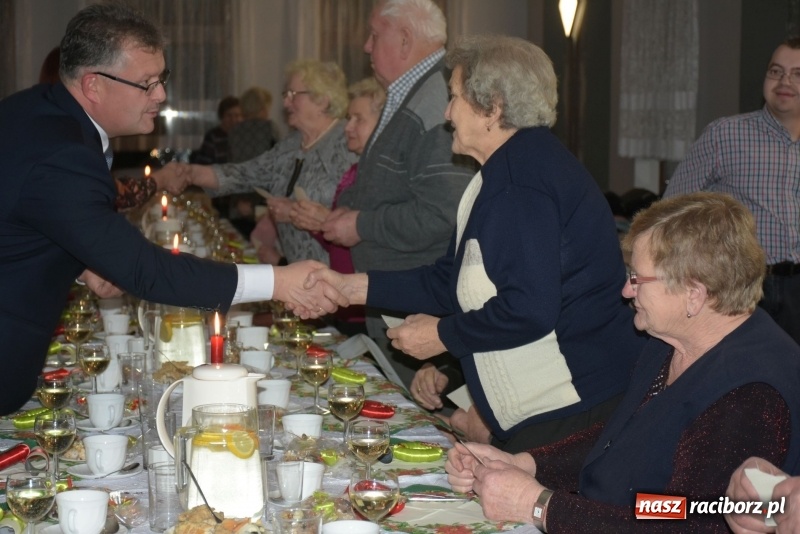 Zdjęcie w galerii na portalu naszraciborz.pl: Gdy pierwsza gwiazdka na niebie zabłyśnie...  wiadomości z regionu