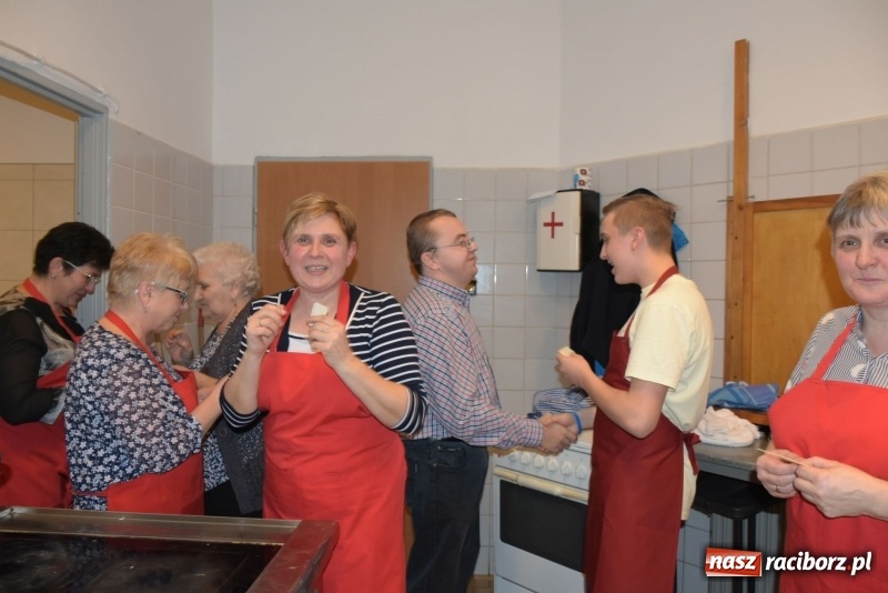 Zdjęcie w galerii na portalu naszraciborz.pl: Gdy pierwsza gwiazdka na niebie zabłyśnie...  wiadomości z regionu