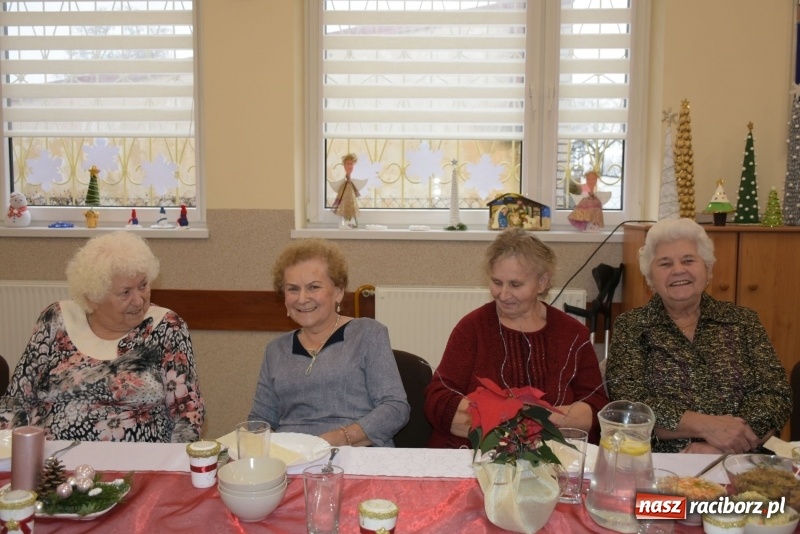 Zdjęcie w galerii na portalu naszraciborz.pl: Gdy pierwsza gwiazdka na niebie zabłyśnie...  wiadomości z regionu