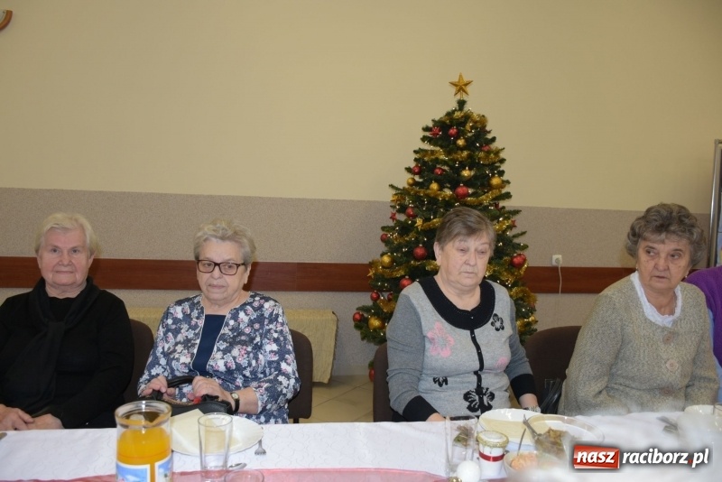 Zdjęcie w galerii na portalu naszraciborz.pl: Gdy pierwsza gwiazdka na niebie zabłyśnie...  wiadomości z regionu