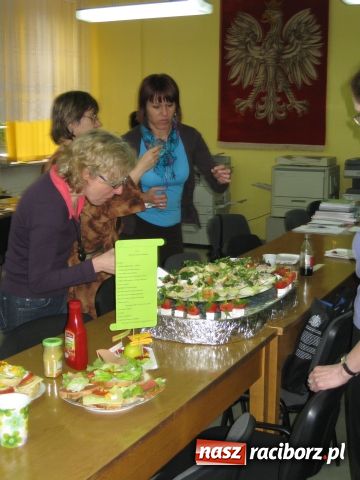 Zdjęcie w galerii na portalu naszraciborz.pl: Wegetariański Dzień Dziecka w II LO wiadomości z regionu