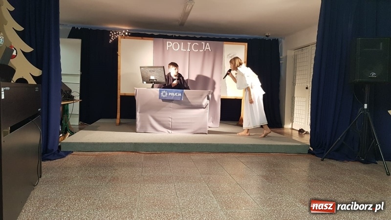 Zdjęcie w galerii na portalu naszraciborz.pl: Humorystyczne Jasełka w SP 15 w Raciborzu wiadomości z regionu