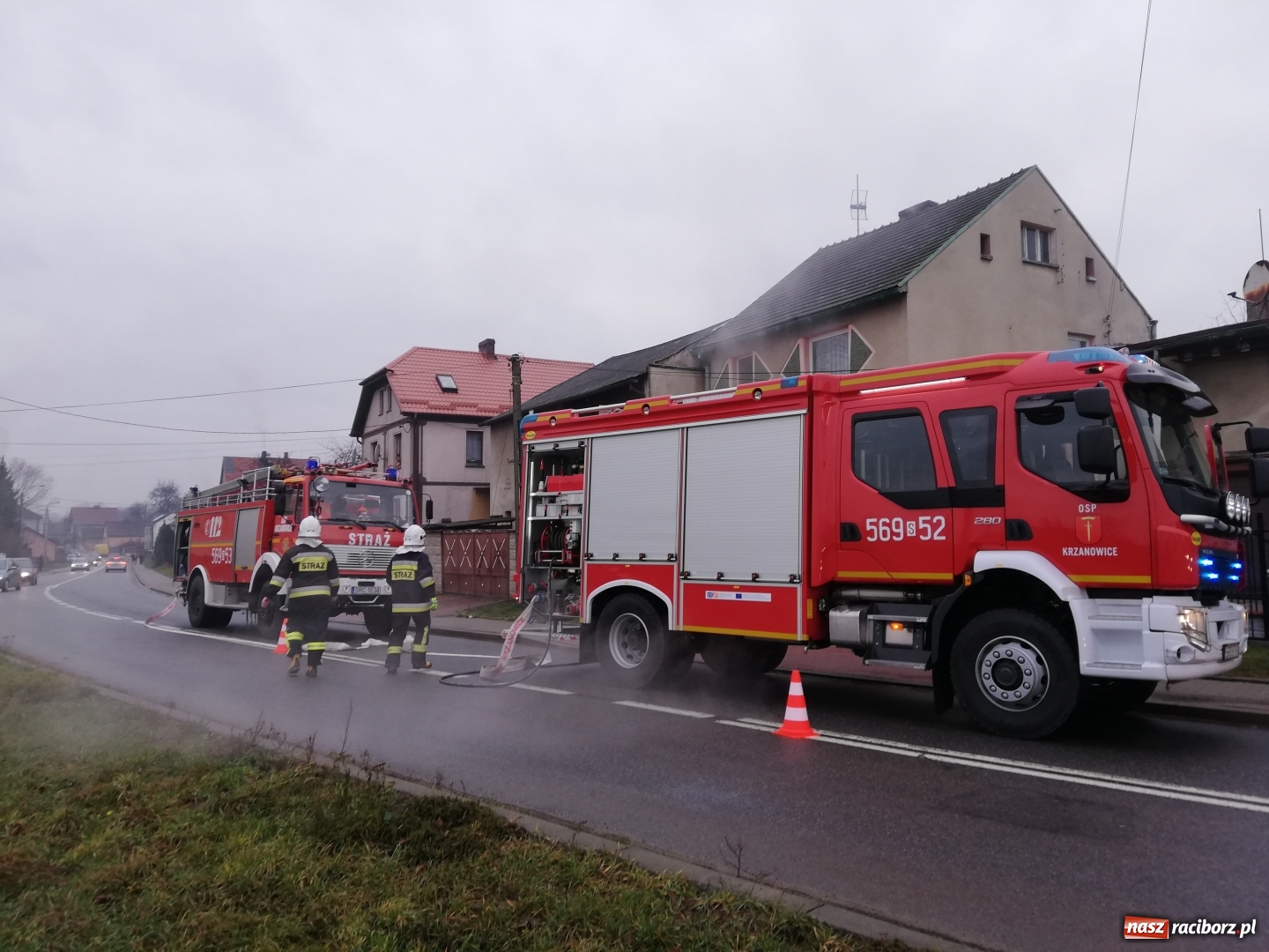 Zdjęcie w galerii na portalu naszraciborz.pl: Pożar w kotłowni w domu jednorodzinnym w Krzanowicach. W akcji siedem zastępów straży wiadomości z regionu