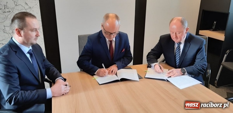 Zdjęcie w galerii na portalu naszraciborz.pl: PKS Racibórz będzie kontynuować działalność przewozową na terenie Powiatu Wodzisławskiego wiadomości z regionu