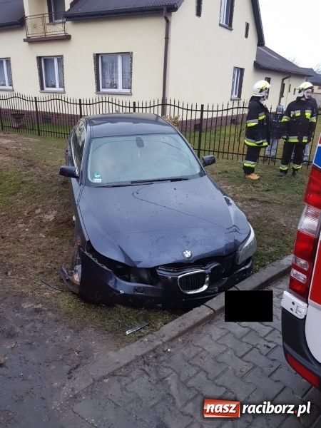Zdjęcie w galerii na portalu naszraciborz.pl: Szarża BMW przez Kornowac zakończona w rowie FOTO wiadomości z regionu