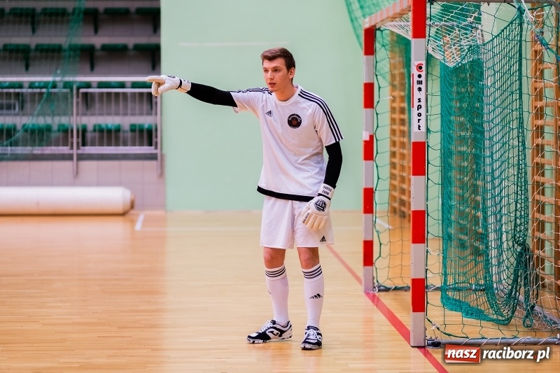 Zdjęcie w galerii na portalu naszraciborz.pl: Emocjonujący piątek w HLPN. Dreszczowiec w starciu Cukierni z Galaktikos wiadomości z regionu