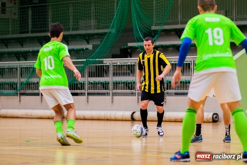 Zdjęcie w galerii na portalu naszraciborz.pl: Emocjonujący piątek w HLPN. Dreszczowiec w starciu Cukierni z Galaktikos wiadomości z regionu