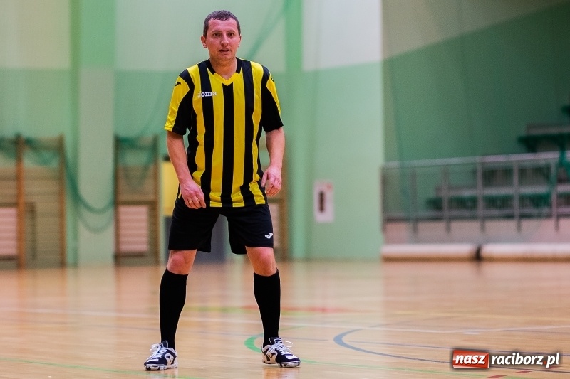 Zdjęcie w galerii na portalu naszraciborz.pl: Emocjonujący piątek w HLPN. Dreszczowiec w starciu Cukierni z Galaktikos wiadomości z regionu