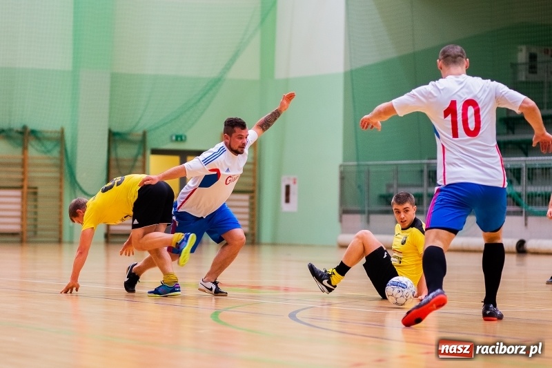Zdjęcie w galerii na portalu naszraciborz.pl: Emocjonujący piątek w HLPN. Dreszczowiec w starciu Cukierni z Galaktikos wiadomości z regionu