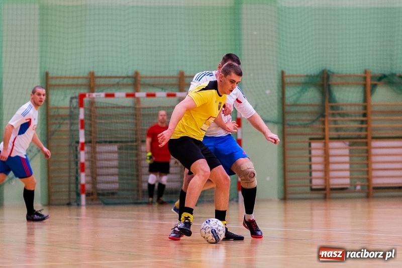 Zdjęcie w galerii na portalu naszraciborz.pl: Emocjonujący piątek w HLPN. Dreszczowiec w starciu Cukierni z Galaktikos wiadomości z regionu
