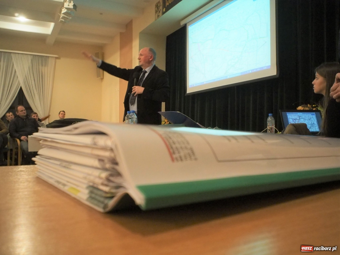 Zdjęcie w galerii na portalu naszraciborz.pl: Odbyły się konsultacje społeczne w sprawie lokalizacji nowego mostu na Odrze  wiadomości z regionu