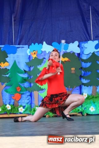 Zdjęcie w galerii na portalu naszraciborz.pl: Majka Jeżowska w nagrodę wiadomości z regionu