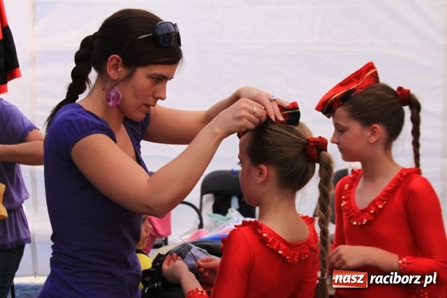 Zdjęcie w galerii na portalu naszraciborz.pl: Majka Jeżowska w nagrodę wiadomości z regionu