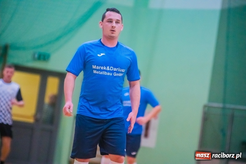 Zdjęcie w galerii na portalu naszraciborz.pl: Sobota w HLPN. Salon Fryzjerski wygrał bez walki. Dezercja Agencji Kredytowej wiadomości z regionu