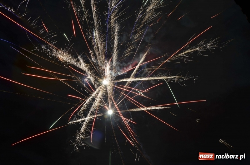 Zdjęcie w galerii na portalu naszraciborz.pl: Sylwester bez fajerwerków. Prezydent popiera apel, ale sam postrzela w bezpiecznej odległości wiadomości z regionu