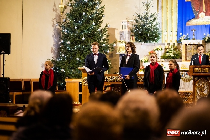 Zdjęcie w galerii na portalu naszraciborz.pl: Kolędowanie dla Asi w Studziennej wiadomości z regionu