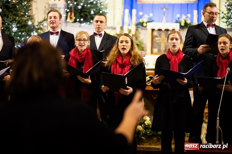 Zdjęcie w galerii na portalu naszraciborz.pl: Kolędowanie dla Asi w Studziennej wiadomości z regionu