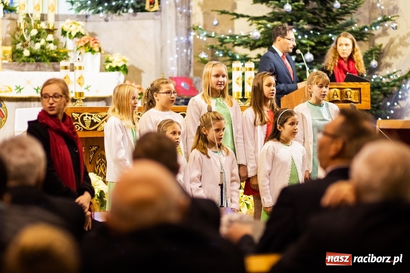 Zdjęcie w galerii na portalu naszraciborz.pl: Kolędowanie dla Asi w Studziennej wiadomości z regionu