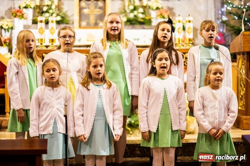 Zdjęcie w galerii na portalu naszraciborz.pl: Kolędowanie dla Asi w Studziennej wiadomości z regionu