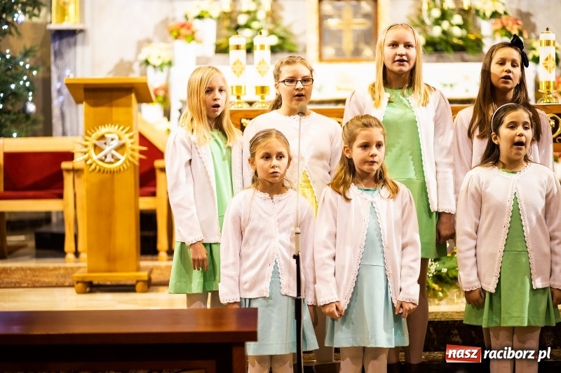 Zdjęcie w galerii na portalu naszraciborz.pl: Kolędowanie dla Asi w Studziennej wiadomości z regionu